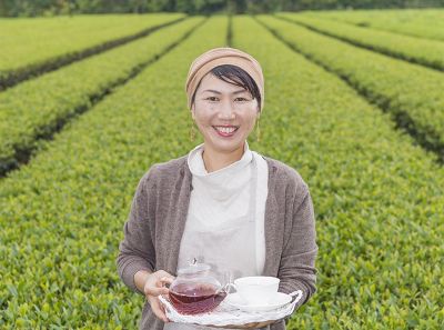 ［彩職賢美］美ら花紅茶 代表 上地直美さん｜県産紅茶の魅力広く伝えたい