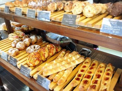 毎日でも食べたい！　人気のパン屋がうるま市州崎に！［YANBARU HARUSAA's TABLE Kaito+］｜MIYAMOのコラム