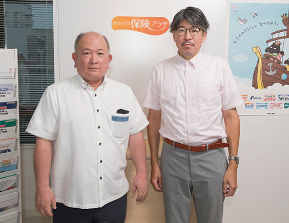 主に人材の採用・育成を担当する支社長の慶田城さん（左）と、住宅ローンを中心とする