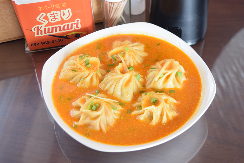 ボリュームのある「スープもも」。ネパールの名物料理で、人気の一品