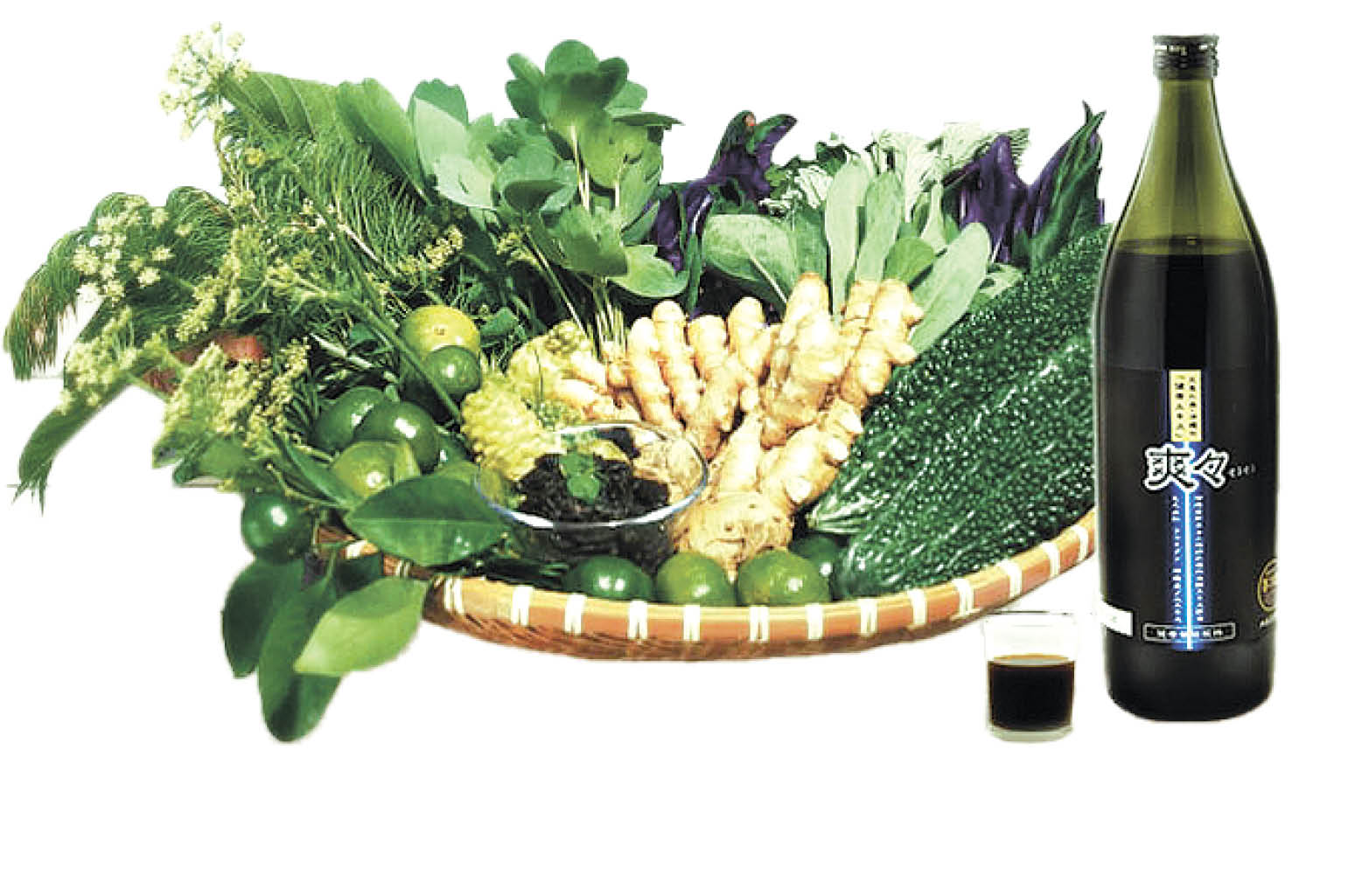 県産野草12種からつくられた植物発酵エキスに４種類の沖縄健康素材を加え、さっぱり飲みやすく仕上がっている「爽々」