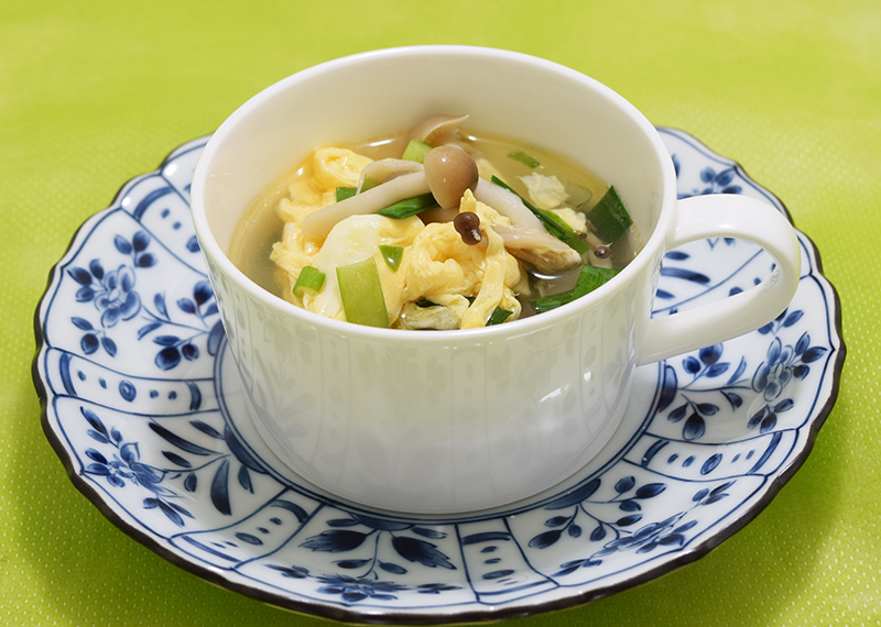 しめじと卵のスープ｜ごちそうレシピ